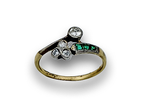 Sortija de pps s.XX de brazos abiertos , con trébol de diam