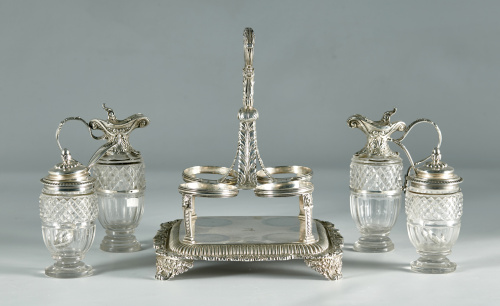 Convoy Jorge III en plata inglesa punzonada y “cut- glass”.