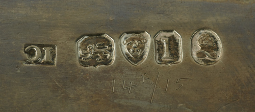 Convoy Jorge III en plata inglesa punzonada y “cut- glass”.