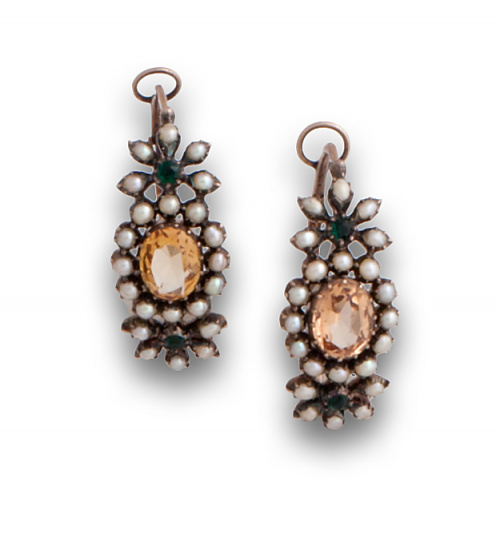 Arracadas s.XIX con topacios y perlas finas en montura de o