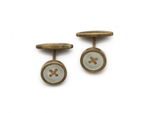 Lote de dos pares de gemelos pp s.XX en metal dorado.