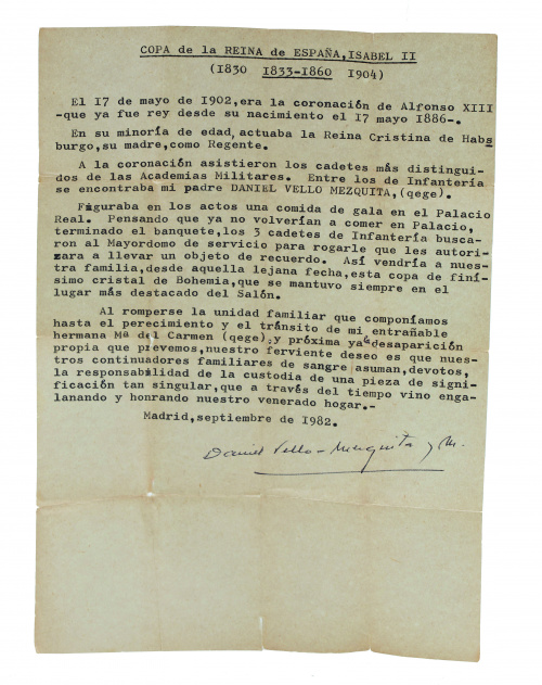 Copa de la cristalería de Isabel II en verde, tallado y gra