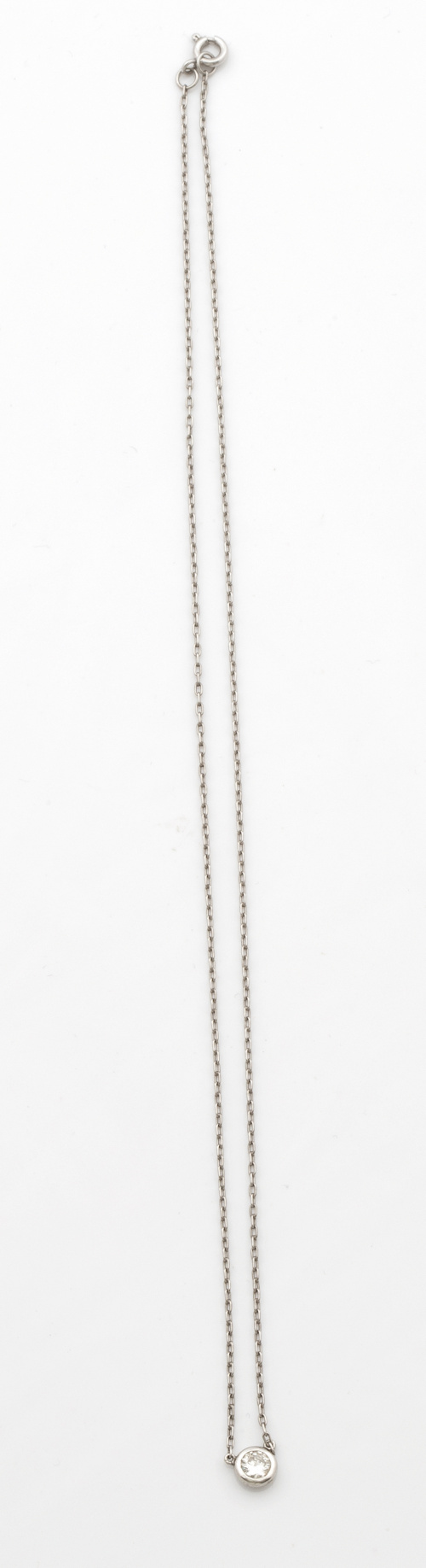 Colgante con brillante en chatón de 0,23 ct con cadena de o