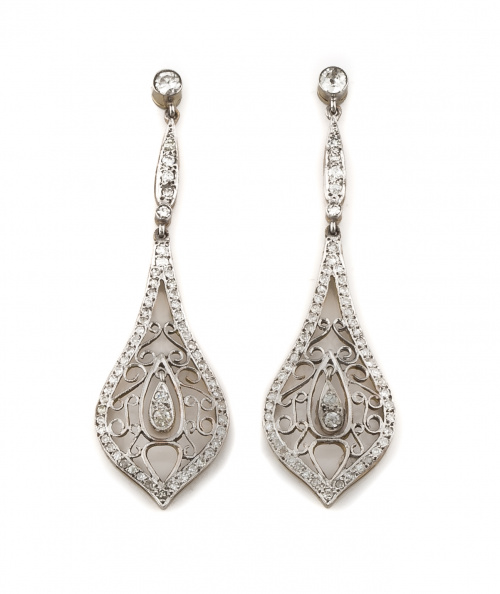 Pendientes Largos estilo belle epoque con gran lágrima cala