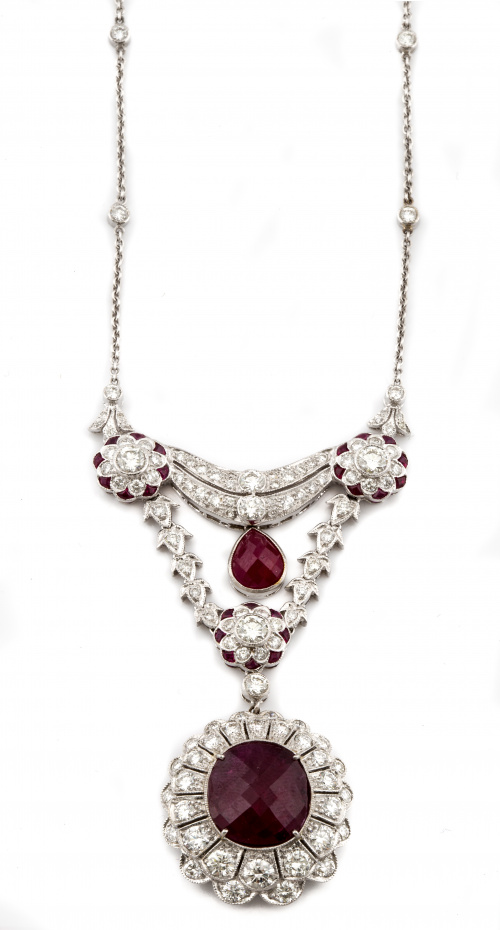 Collar de rubíes y brillantes estilo Belle Époque, con colg