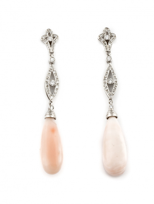 Pendientes largos estilo Art-Decó con perillas de coral pie