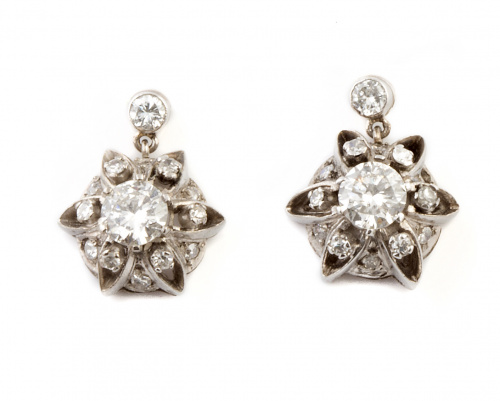Pendientes con rosetones de brillantes de 0,30 ct cada uno,