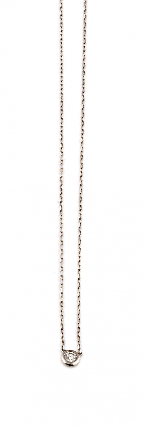 Colgante con brillante de 0,35 ct en montura y con cadena f