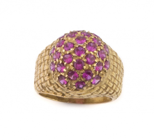 Sortija bombée años 40 con semiesfera de rubíes sintéticos 