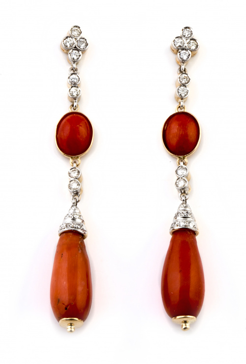Pendientes largos de coral con perilla colgante y cabuchón 