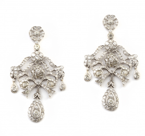 Pendientes chandeliere completamente cuajados de brillantes
