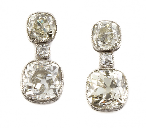 Pendientes de pp.s.XX con tres brillantes de talla antigua 