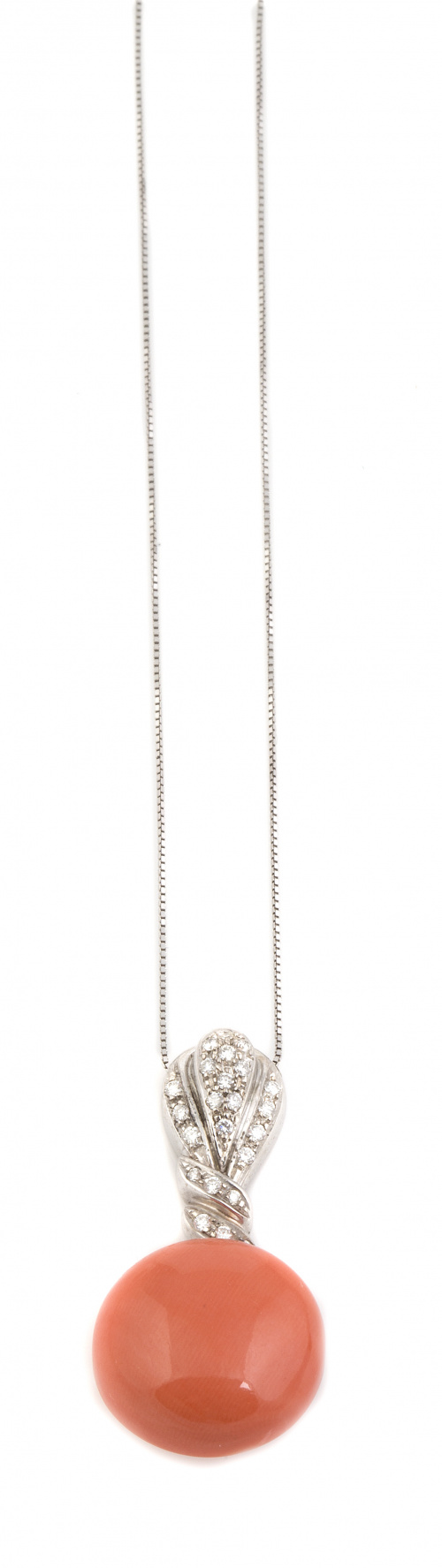 Colgante con botón de coral y motivo superior de brillantes