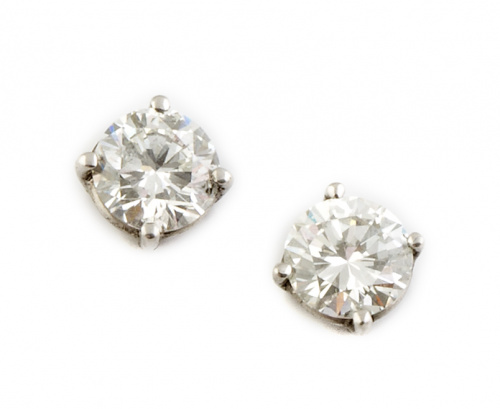 Pendientes dormilonas con solitarios de brillante de peso e