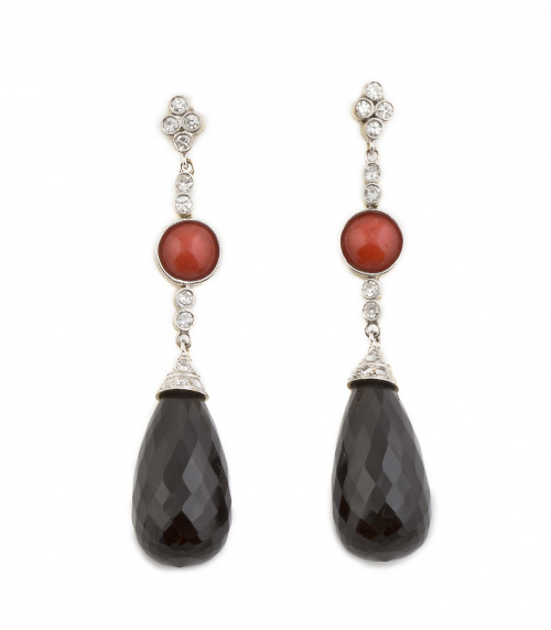 Pendientes largos con perillas de ónix facetado que penden 