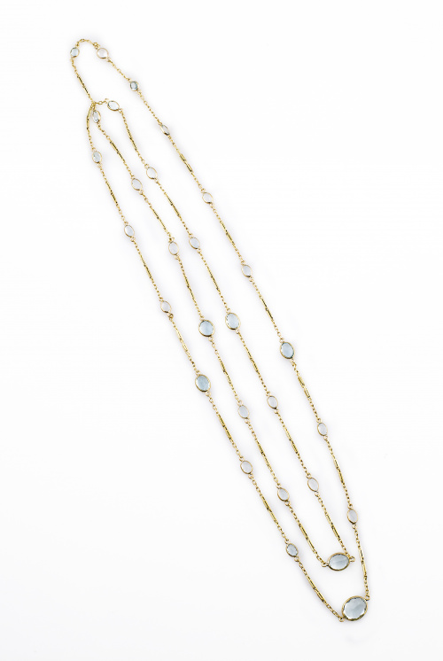 Collar con aguamarinas de talla oval de diferentes tamaños 