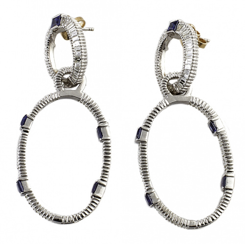 Pendientes de diamantes talla baguette y zafiros calibrados