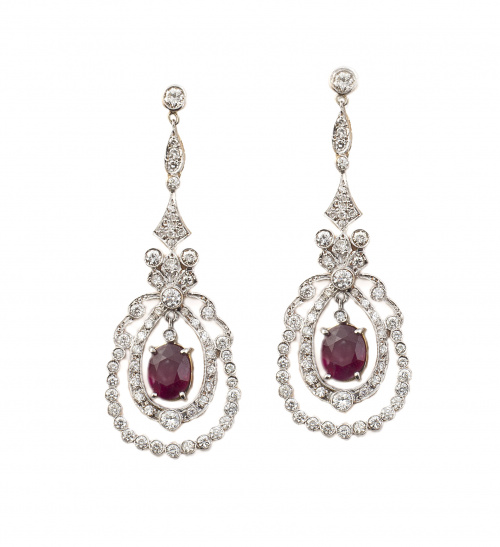 Pendientes largos de estilo belle époque con brillantes en 