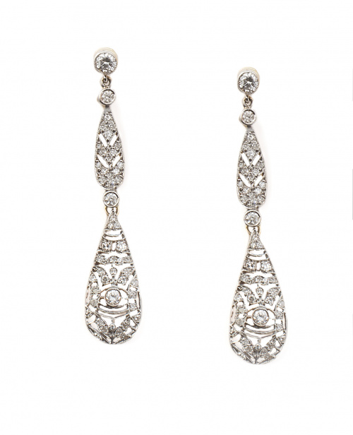 Pendientes largos estilo Art-Decó con con piezas en forma d