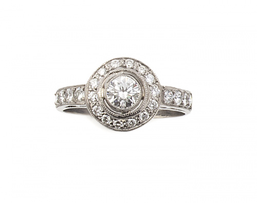 Sortija Art-Decó de brillantes en diseño de ojo de perdiz, 