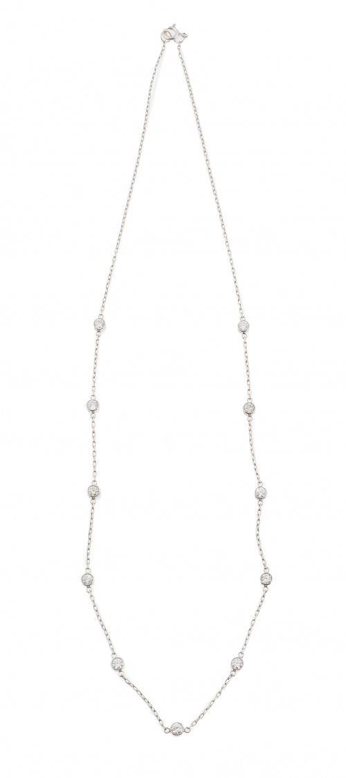 Cadena de platino con chatones de brillantes que alternan c