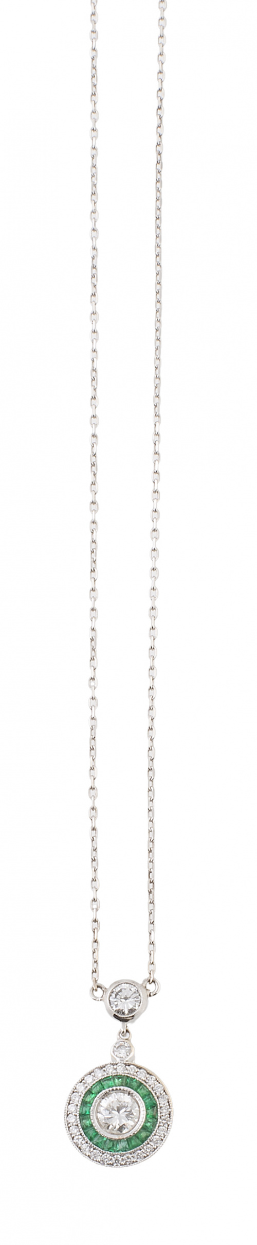 Colgante de ojo de perdiz con brillante central orlado de e