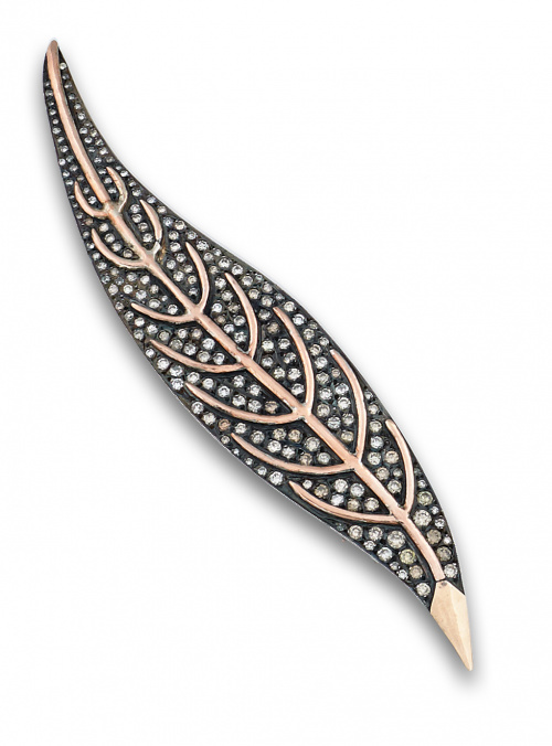 Broche años 30 de brillantes  en forma de hoja,en oro rojo 