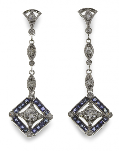 Pendientes largos estilo Art -Decó con rombos de zafiros y 