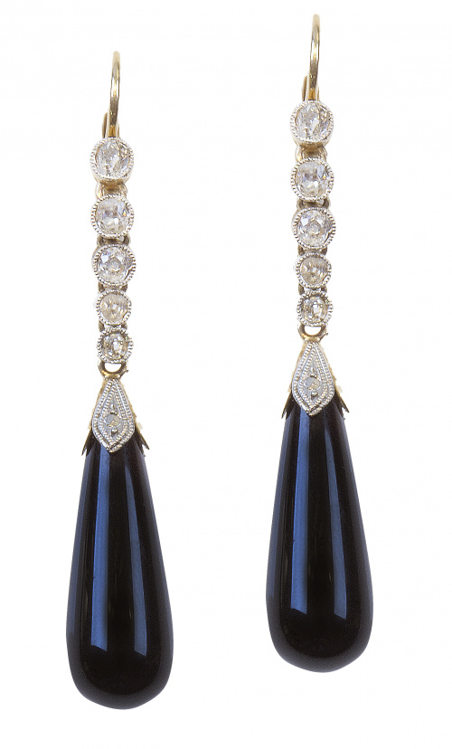 Pendientes largos con perillas de ónix que penden de línea 