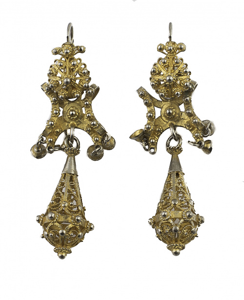 Conjunto de collar con venera colgante y pendientes popular