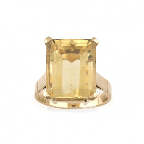 Sortija con cuarzo citrino de talla rectangular en montura 
