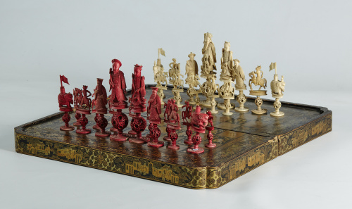 Ajedrez, tablero de laca, fichas de marfil.Trabajo Chino, 