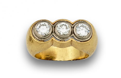 Sortija tresillo de brillantes años 50 en oro amarillo de 1