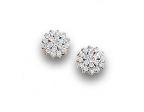 Pendientes rosetones de brillantes con doble orla en oro de