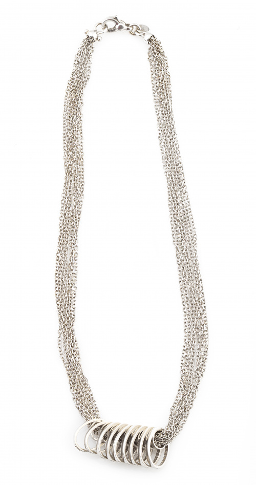 Collar con nueve aros móviles ovalados de brillantes como c