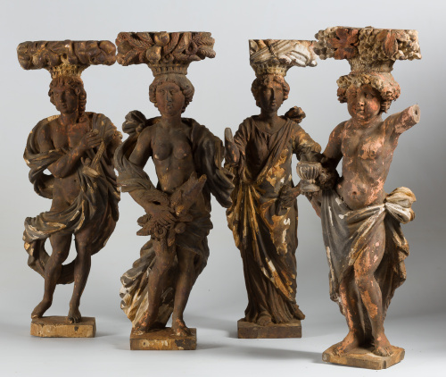 Cuatro cariátides en madera tallado estucado, policromado y