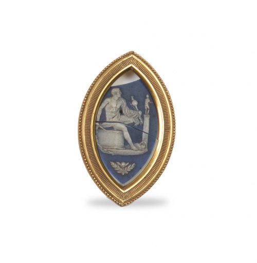 Placa de biscuit con personaje clásico, marco de bronce dor