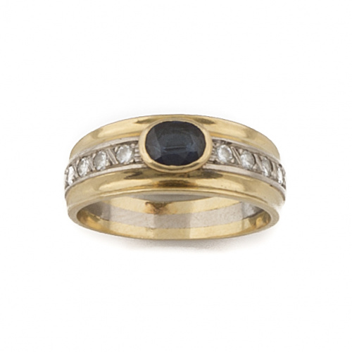 Sortija con zafiro oval y línea de brillantes en la montura