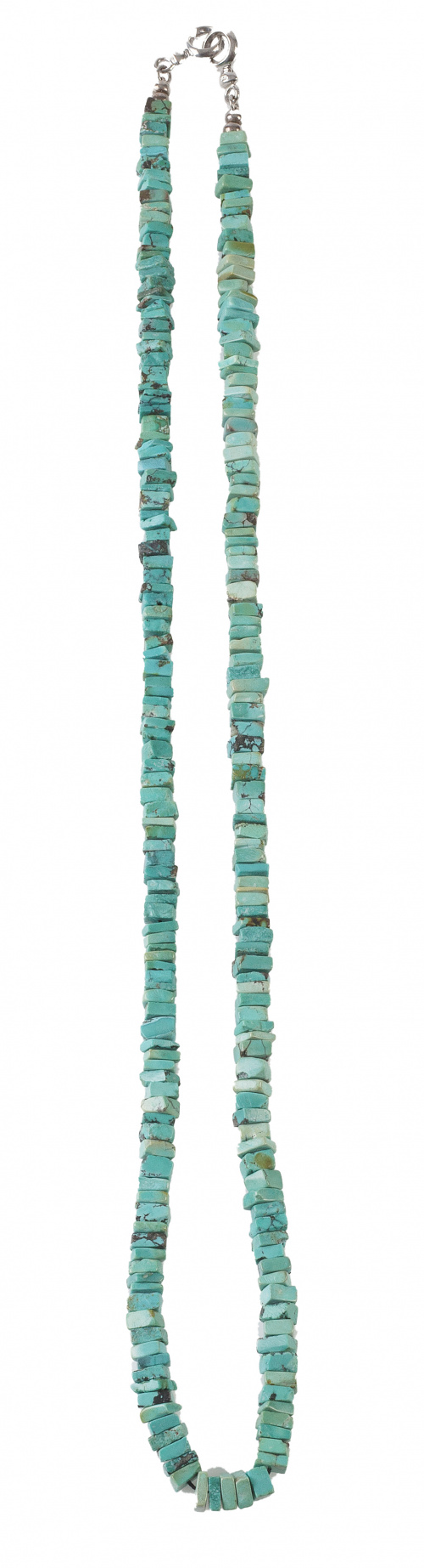 Collar largo de turquesas cuadradas con cierre en plata