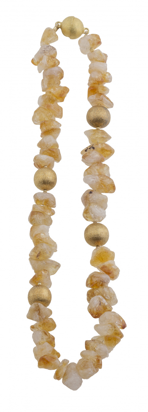 Collar de citrinos irregulares alternos con cuentas esféric