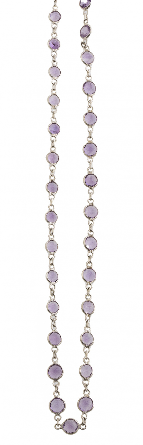 Gargantilla de amatistas facetadas redondas con montura en 
