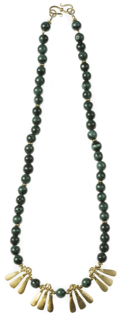  Collar de malaquita con centro de piezas de plata chapada 