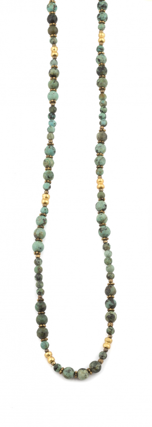 Collar largo de turquesa africana con cierre y estrepiezas 