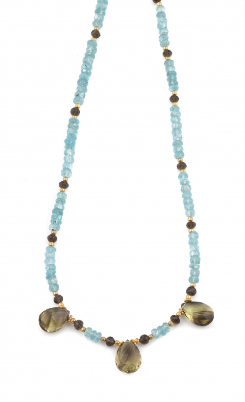 Gargantilla de cuentas facetadas de apatito y cuarzo ahumad