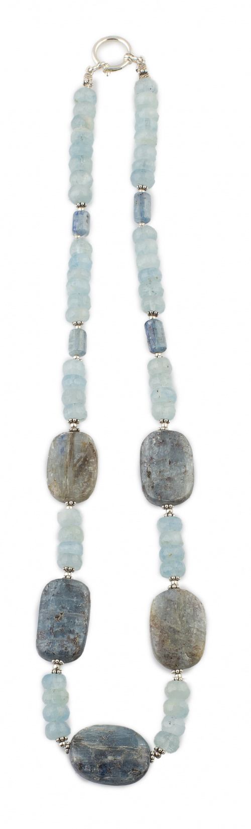 Conjunto de collar y pendientes de aguamarinas circulares y