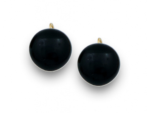 Pendientes circulares de pps. s. XX con botón de ónix  en o