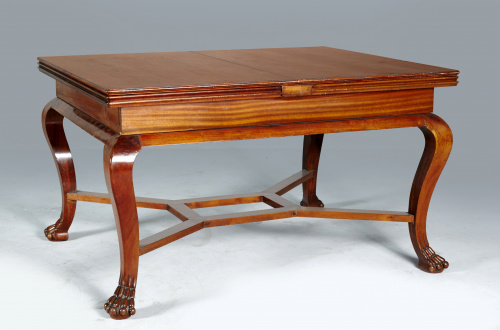 Mesa de comedor extensible, primer cuarto del S. XX