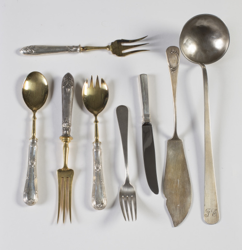 Cubertería de plata con distintas leyes, ley 916 y 800. mar