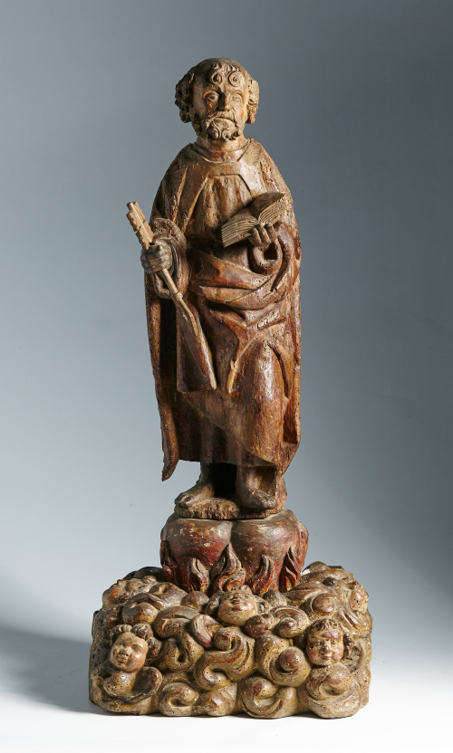 “San Pedro”. Escultura en madera tallada, con restos de pol