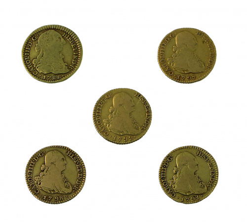 Lote de cinco monedas de 1 escudo de Carlos IV en oro